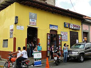 Archivo:Comercio Petare