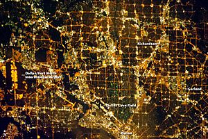Archivo:Dallas Metropolitan Area at Night