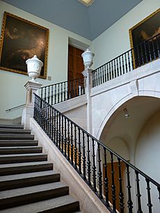 Archivo:Escalera central Museo del Prado
