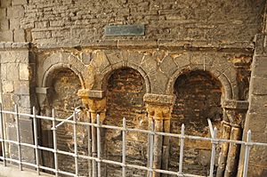 Archivo:Evesham Abbey gateway (5155)