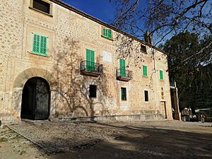 Archivo:Fachada Finca Galatzó Mallorca