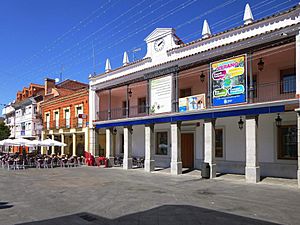 Archivo:Fuenlabrada - Edificio del antiguo Ayuntamiento 1