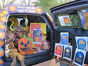 Archivo:Halloween Trunk-or-Treat