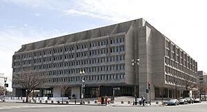 Archivo:Hubert H. Humphrey Building, located at the foot of Capitol Hill, Washington, D.C LCCN2013634632