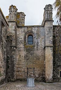 Archivo:Iglesia del Divino Salvador, Vejer de la Frontera, Cádiz, España, 2015-12-09, DD 06