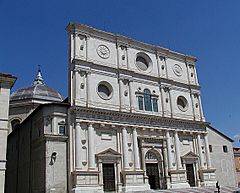 Archivo:L'Aquila, Basilica di San Bernardino 2007 by-RaBoe-1