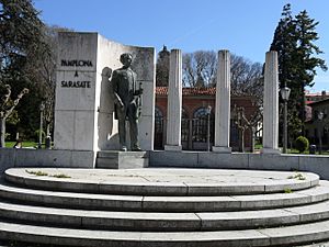 Archivo:Monumento a Pablo Sarasate obra de Eduardo Carretero