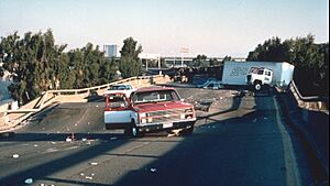 Archivo:NimitzFreewayUpperDeck1989Quake