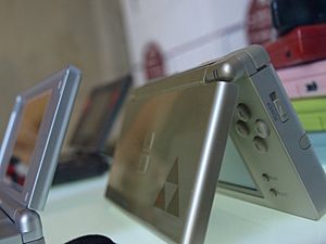 Archivo:Nintendo DS Lite - Edición Zelda