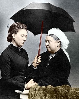 Archivo:Princess Beatrice mourning with Queen Victoria