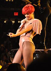 Archivo:Rihanna 2010