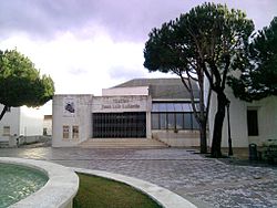 Archivo:Teatro Juan Luis Galiardo, San Roque