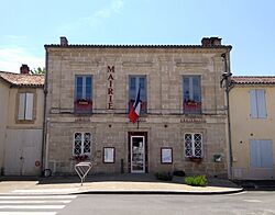 Villandraut Mairie 2019.jpg