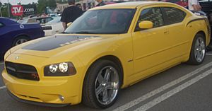 Archivo:'07 Dodge Charger Super Bee (Les chauds vendredis '10)