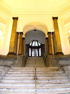 2016 escalera interior Edificio del Correo Montevido