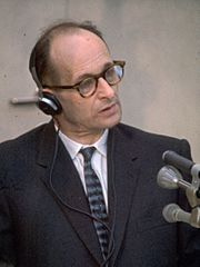 Archivo:Adolf Eichmann at Trial1961