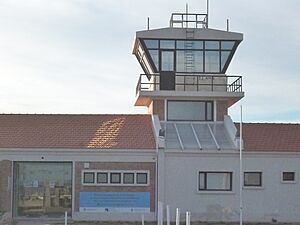 Archivo:Aeropuerto Viejo de Trelew - Centro Cultural por la Memoria 12