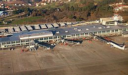 Archivo:Aeropuerto de Vigo, foto aerea