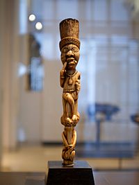 Archivo:African Art, Yombe sculpture, Louvre