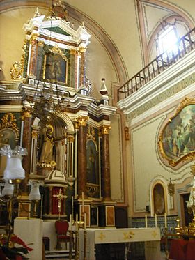 Algímia. Església. Interior. Altar.JPG