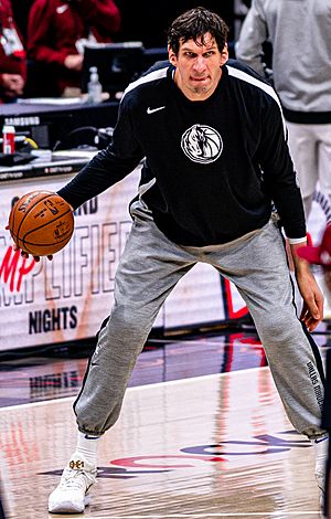 Archivo:Boban Marjanovic (51175591297) (cropped)
