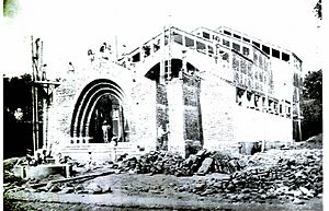 Archivo:Construcción de la Parroquia de Cerano 1938
