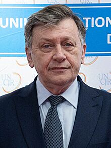 Crin Antonescu at the General Assembly of the National Union of County Councils of Romania (March 2025).jpg