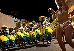Archivo:Desfile de Llamadas - Montevideo - 2011b