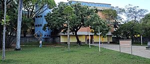 Archivo:Entranda principal da EBA UFMG 2023