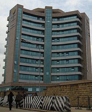 Archivo:Ethiopian Federal Police HQ Addis Abeba