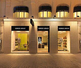 GiorgioArmaniViennaKohlmarkt.jpg