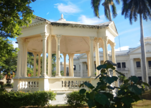 Archivo:Glorieta del Parque Central de Santa Clara