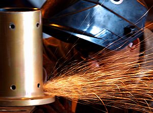 Archivo:Grinding the sparks