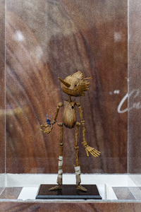 Archivo:Guillermo del Toro's Pinocchio exhibition at Cineteca Nacional - 4