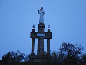 Archivo:Hinojosa del Duero al Sagrado Corazón de Jesús (Salamanca)
