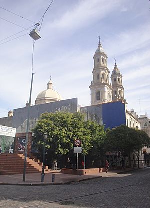 Archivo:Humberto Primo y Balcarce - Parroquia San Pedro Gonzalez Telmo