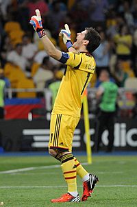 Archivo:Iker Casillas Euro 2012 final 03