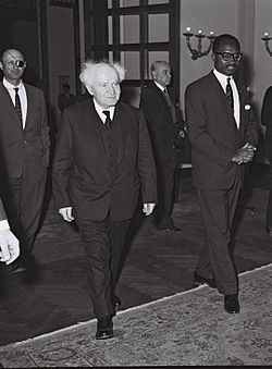 Archivo:Jawara - Ben-Gurion - Dayan 1962