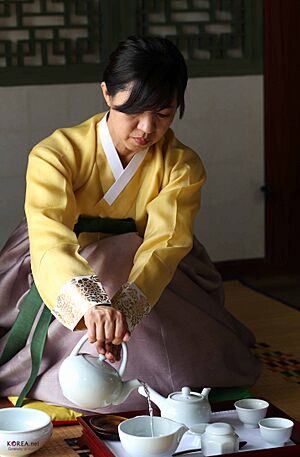 Archivo:KOCIS Korea Changgyeonggung 20130608 13 (9019789311)