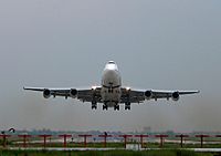 Archivo:Lahore-PIA-747-TakeOff-80375