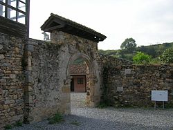 Archivo:Monasterio de Cornellana (1562038590)