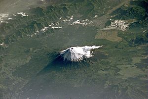 Archivo:Mt Fuji NASA ISS002-E-6971 large