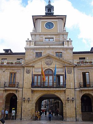 Archivo:Oviedo - Ayuntamiento 1