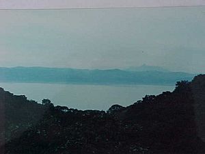 Archivo:Panoramica del Lago y Nevado de Colima - panoramio