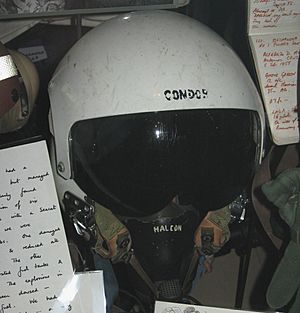 Archivo:Pucara Helmet