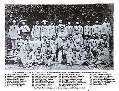 Archivo:Survivors of the garrison from "Under the red and gold"