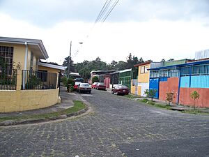 Archivo:Tirrases barrio residencial