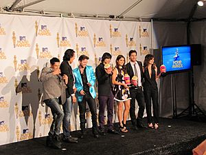 Archivo:Twilight Saga- New Moon cast at 2010 MTV Movie Awards