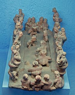 Archivo:Western Mexican tomb culture tableau (Tom Aleto)