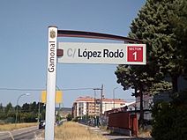 Archivo:AGOSTO 2018-Calle López Rodó (Burgos)